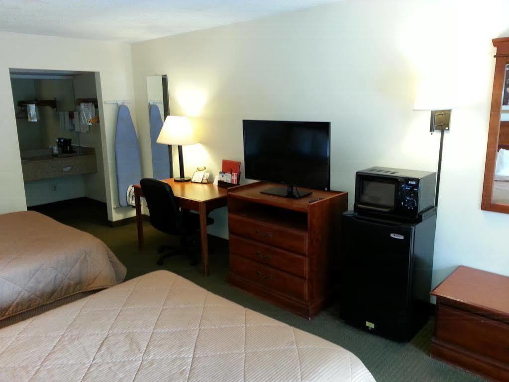 Hotel Econo &